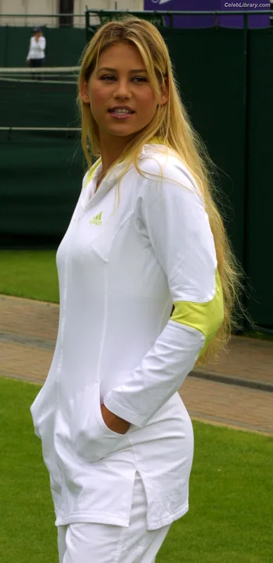 Anna Kournikova photo 12 of 232