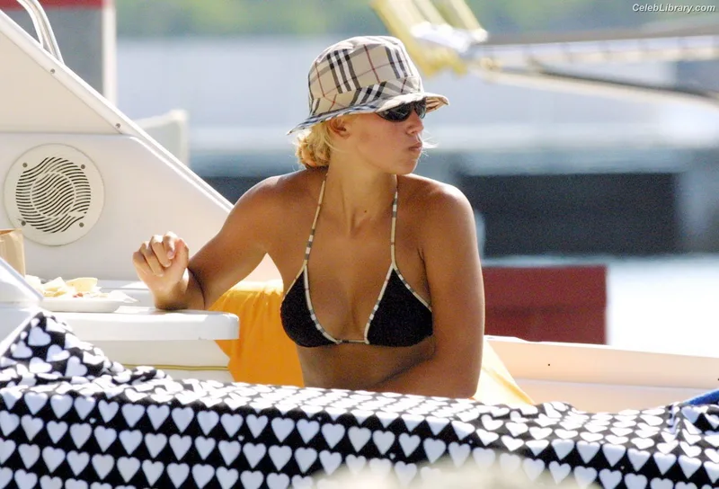 Anna Kournikova photo 14 of 232