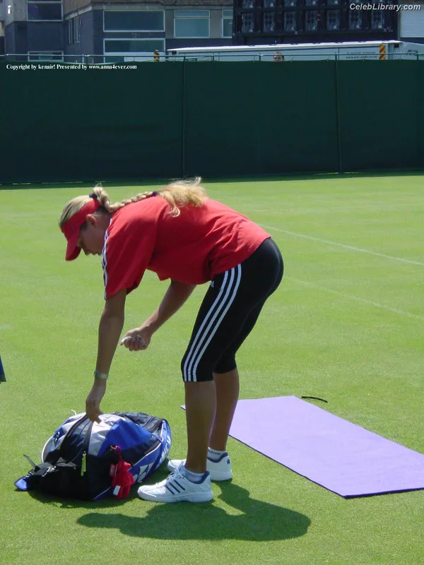 Anna Kournikova photo 4 of 232
