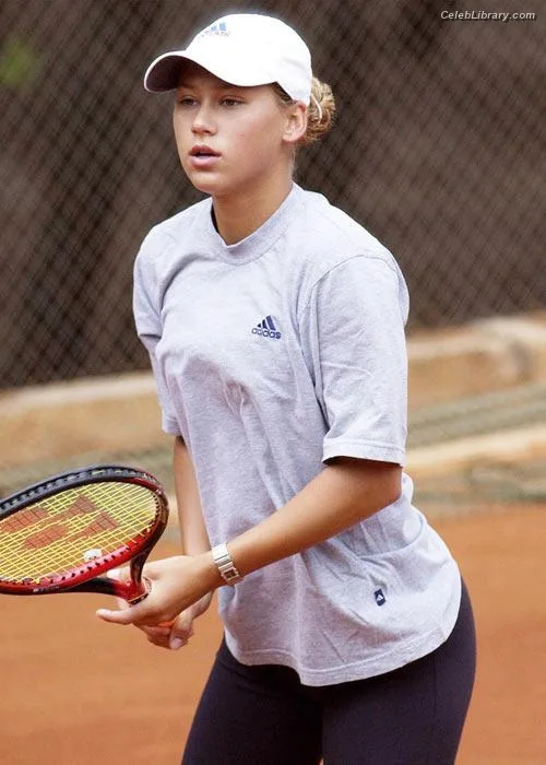 Anna Kournikova photo 9 of 232