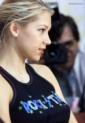 Anna Kournikova photo 10 of 232