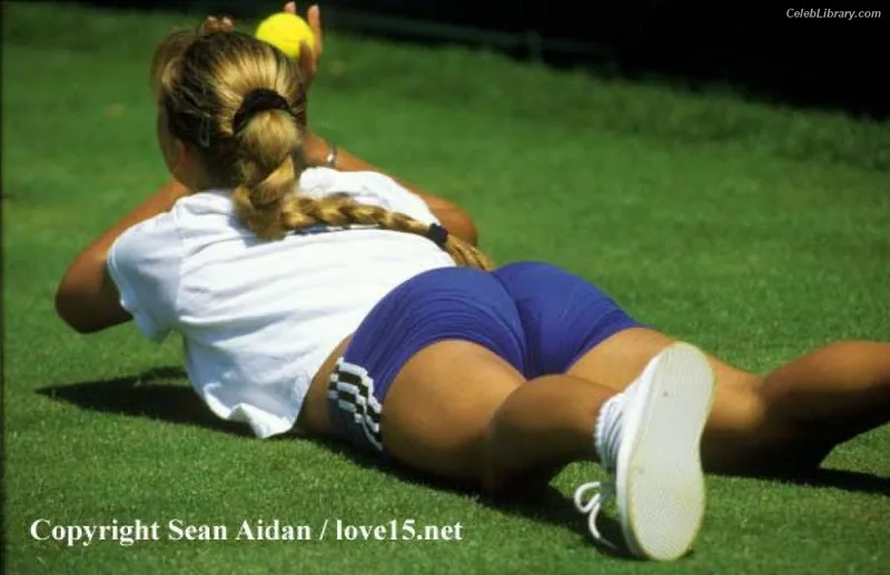Anna Kournikova photo 12 of 232