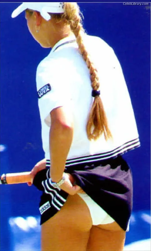Anna Kournikova photo 17 of 232
