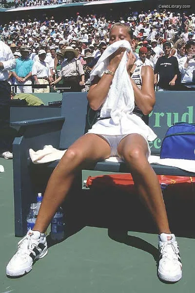 Anna Kournikova photo 18 of 232