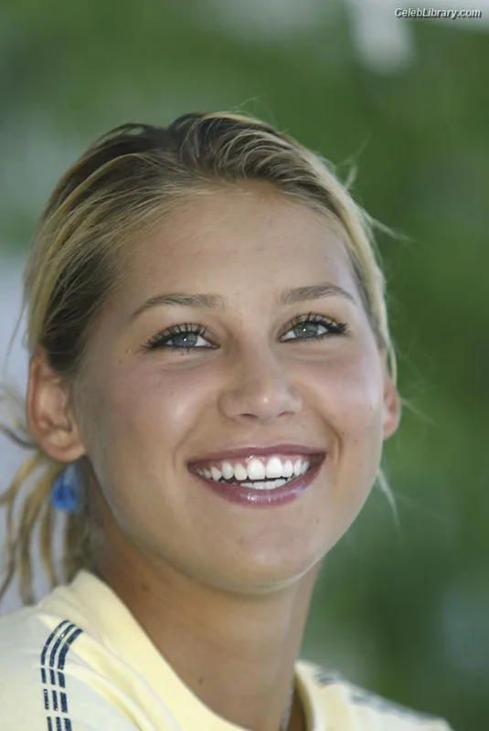 Anna Kournikova photo 7 of 232