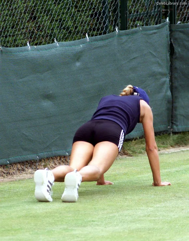 Anna Kournikova photo 5 of 232