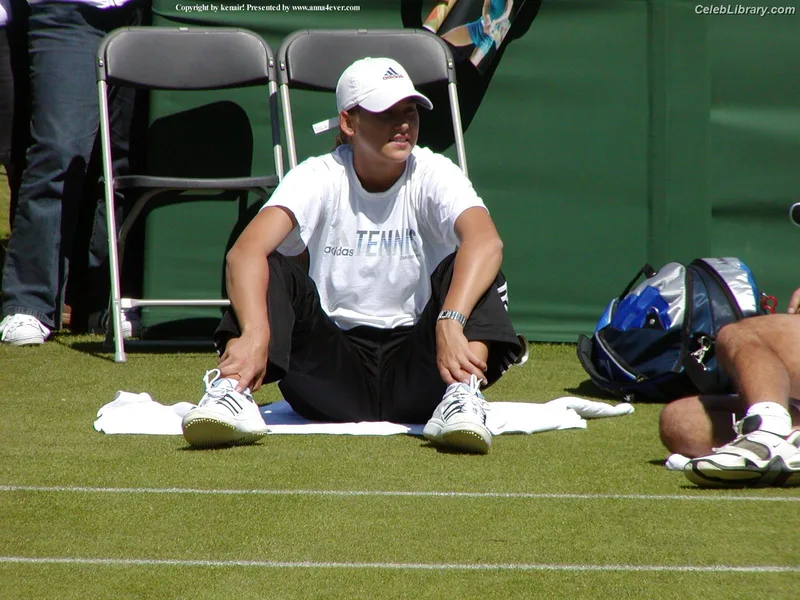 Anna Kournikova photo 12 of 232