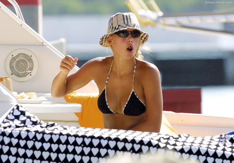 Anna Kournikova photo 13 of 232