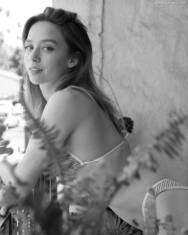 Anna Lore photo 20 of 147