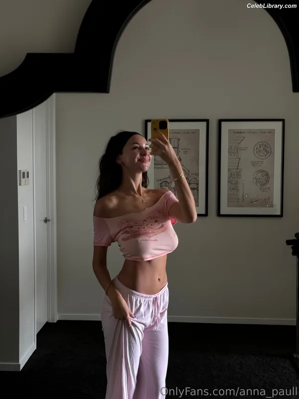 Anna Paul photo 2 of 491