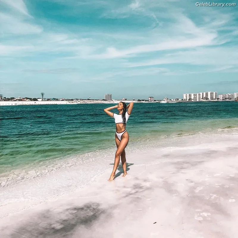 Anna Paulina Luna photo 17 of 82