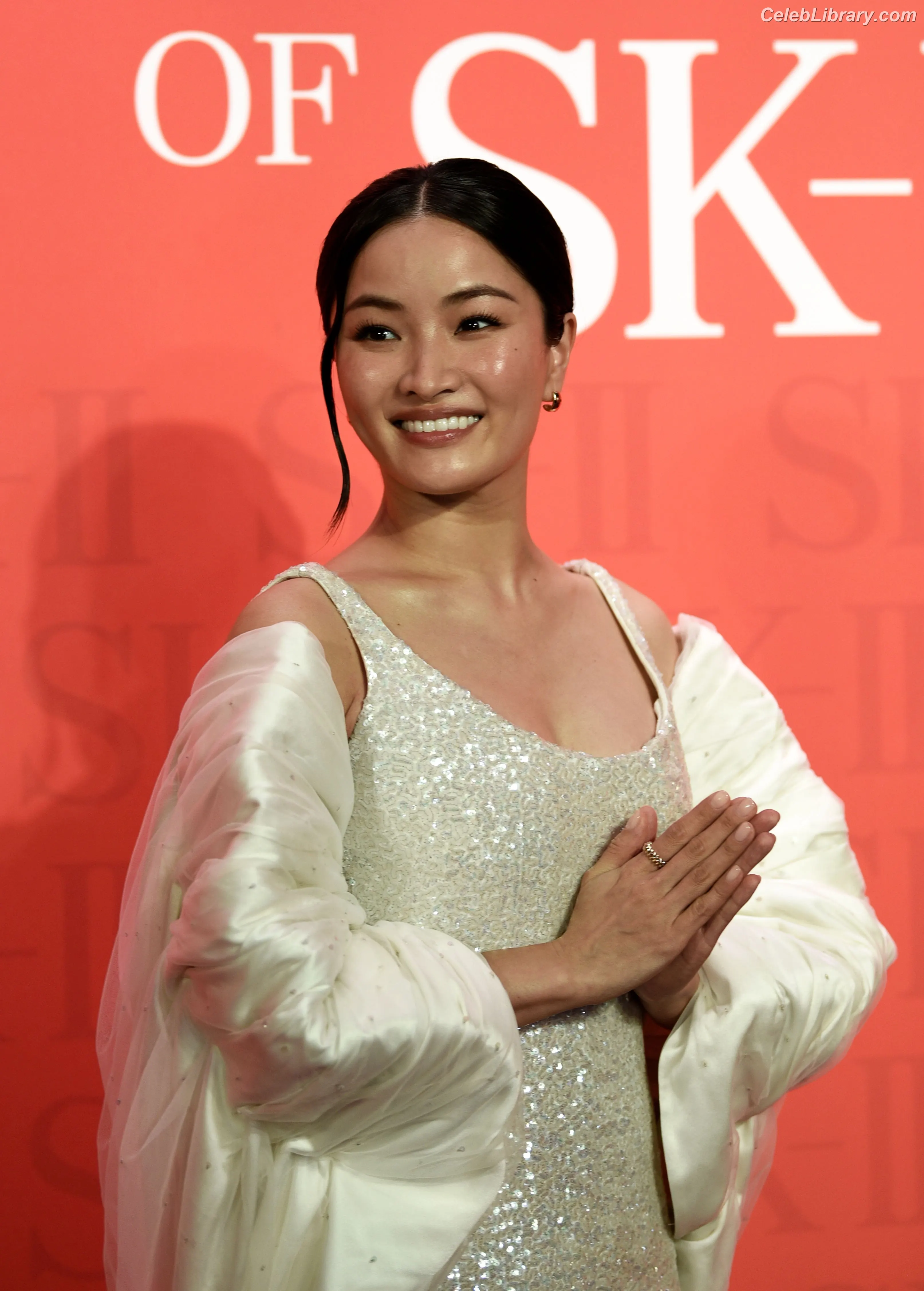 Anna Sawai photo 3 of 607