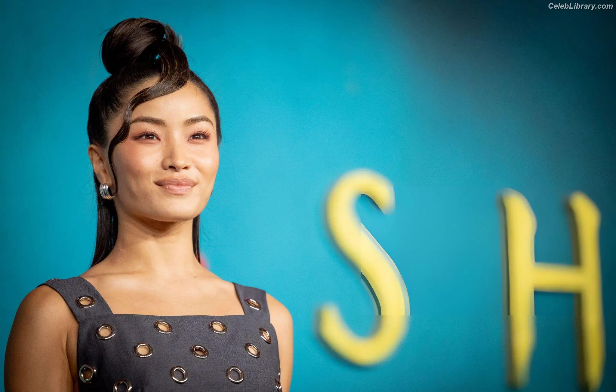 Anna Sawai photo 11 of 607