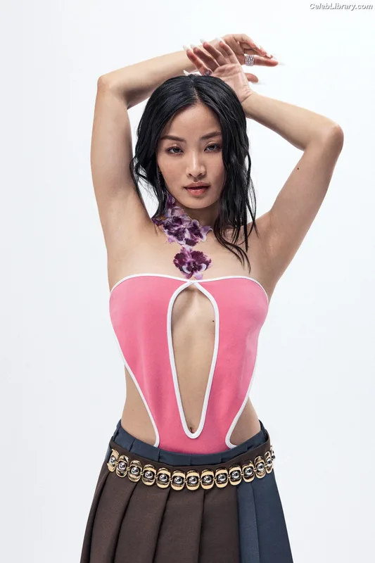 Anna Sawai photo 1 of 608