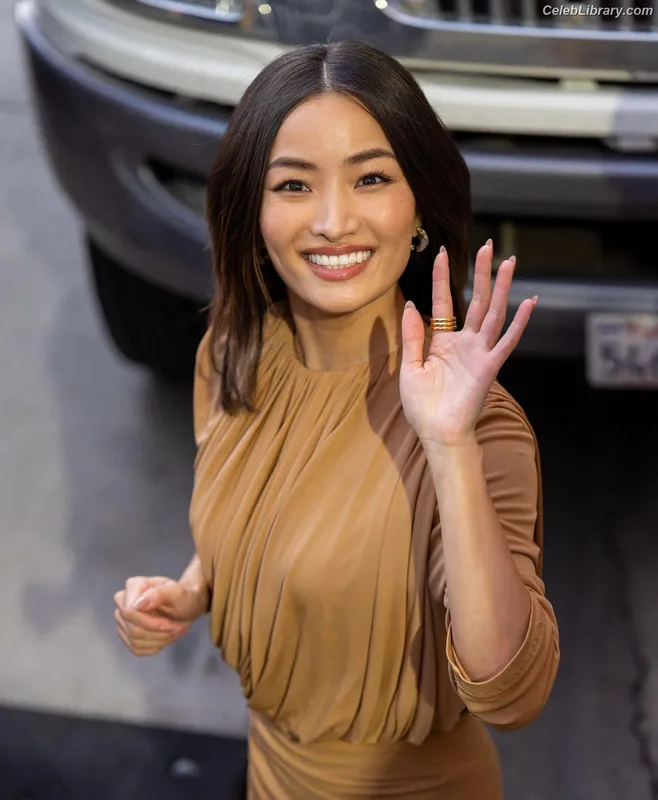 Anna Sawai photo 1 of 608
