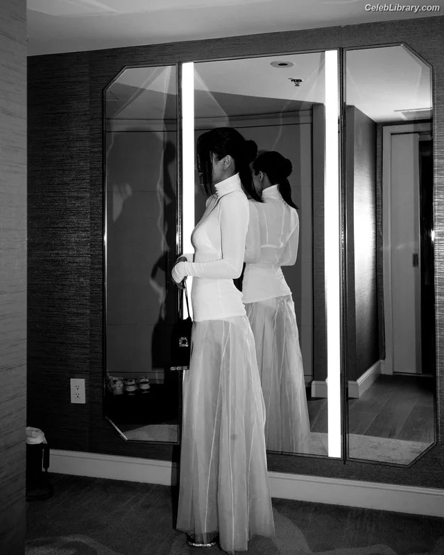 Anna Sawai photo 24 of 608