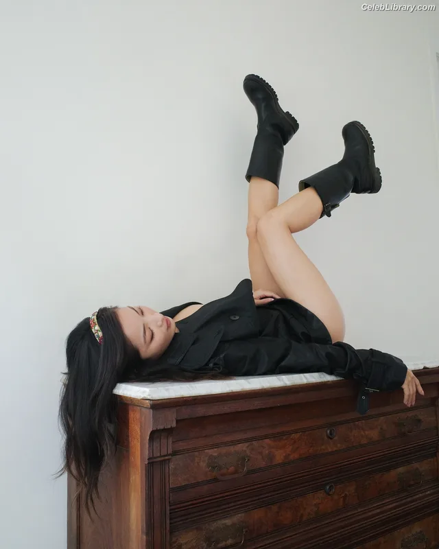 Anna Sawai photo 16 of 608