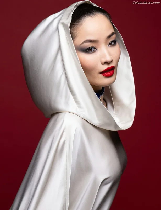 Anna Sawai photo 12 of 608