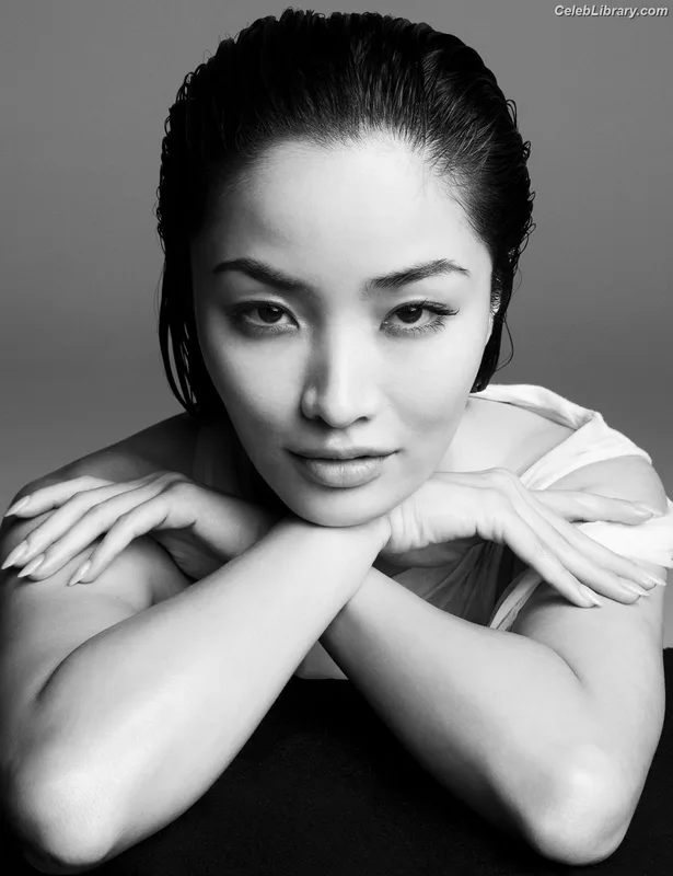 Anna Sawai photo 15 of 608