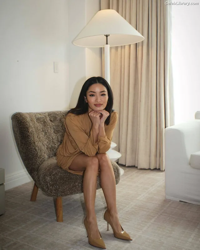 Anna Sawai photo 15 of 608