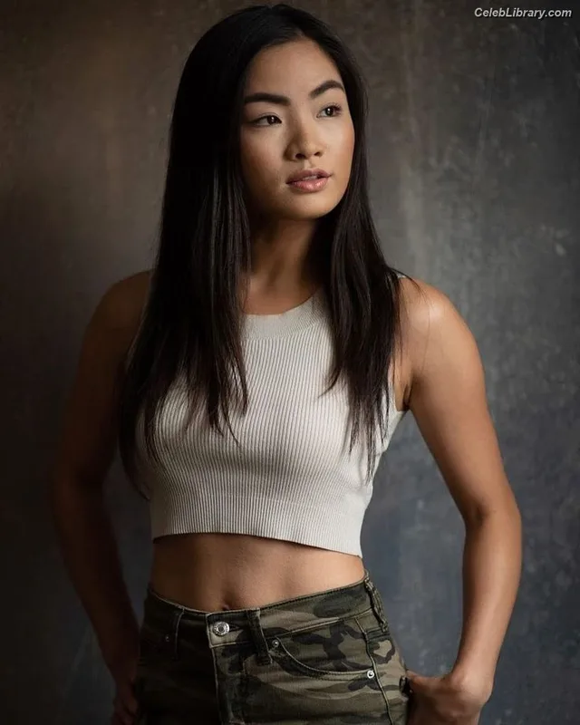 Anna Sawai photo 19 of 608
