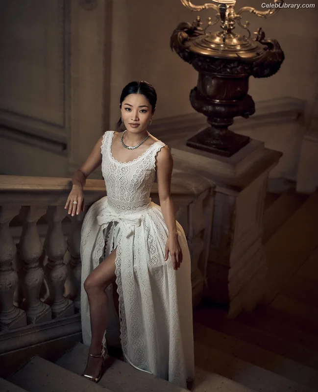 Anna Sawai photo 8 of 608