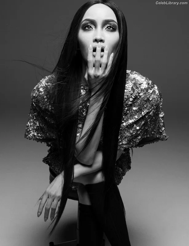 Anna Sawai photo 14 of 608