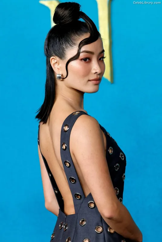 Anna Sawai photo 8 of 608