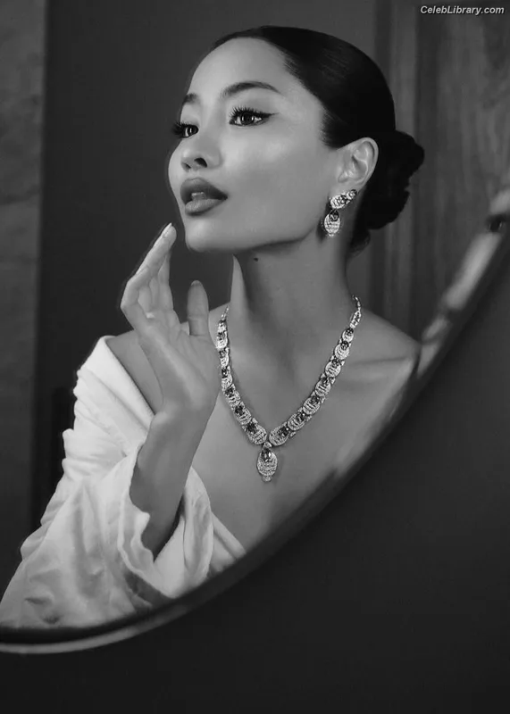 Anna Sawai photo 14 of 608