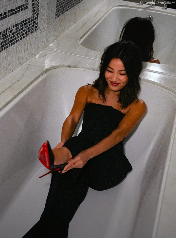 Anna Sawai photo 9 of 608