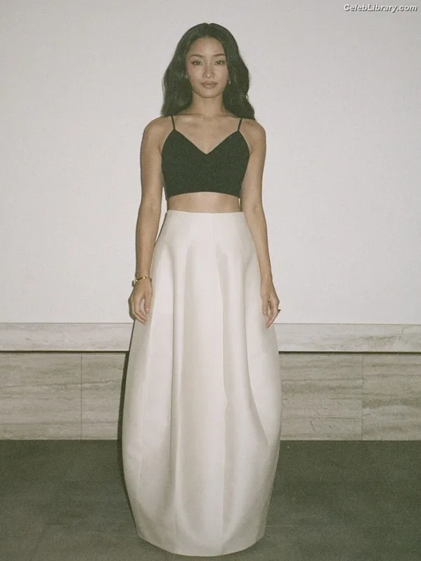 Anna Sawai photo 9 of 608
