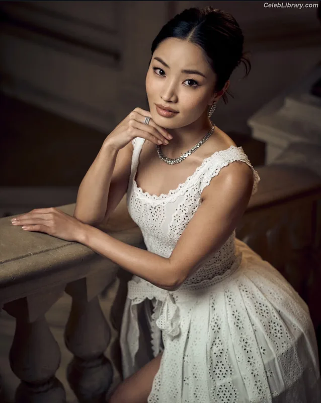 Anna Sawai photo 18 of 608