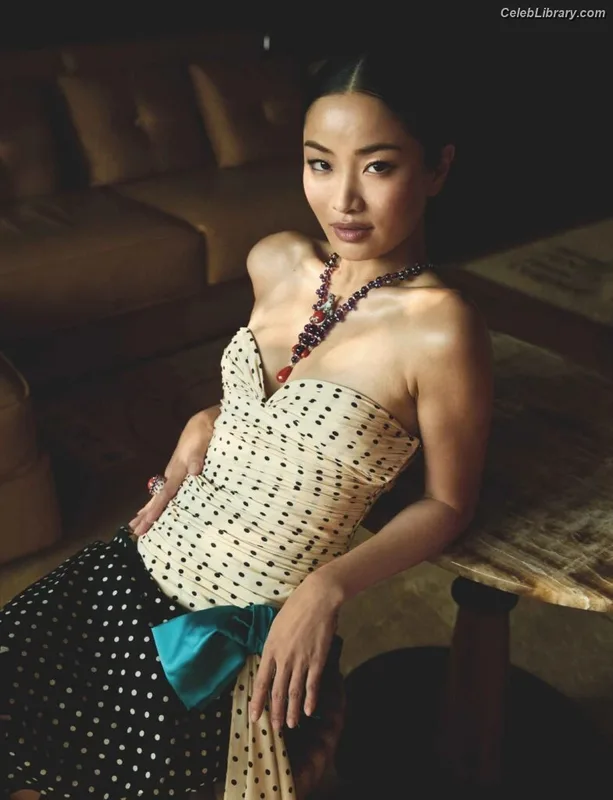 Anna Sawai photo 4 of 608
