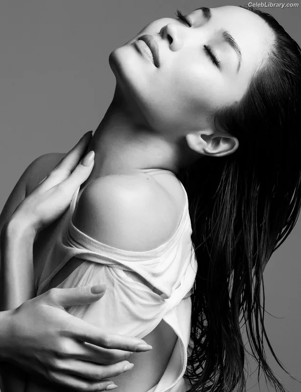 Anna Sawai photo 11 of 608