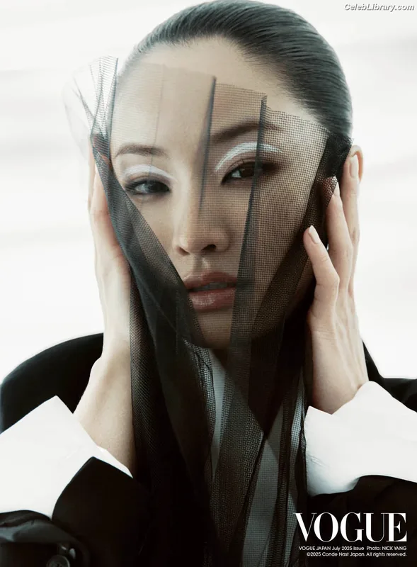 Anna Sawai photo 18 of 608