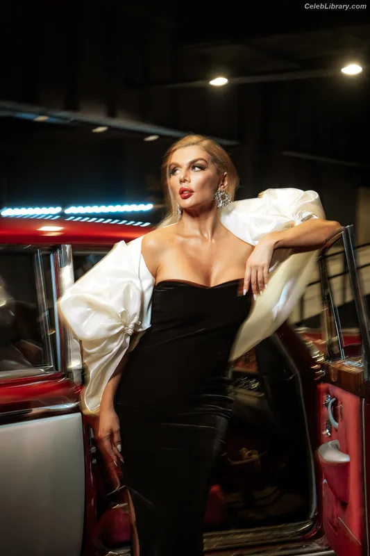 Anna Sedokova photo 6 of 1474