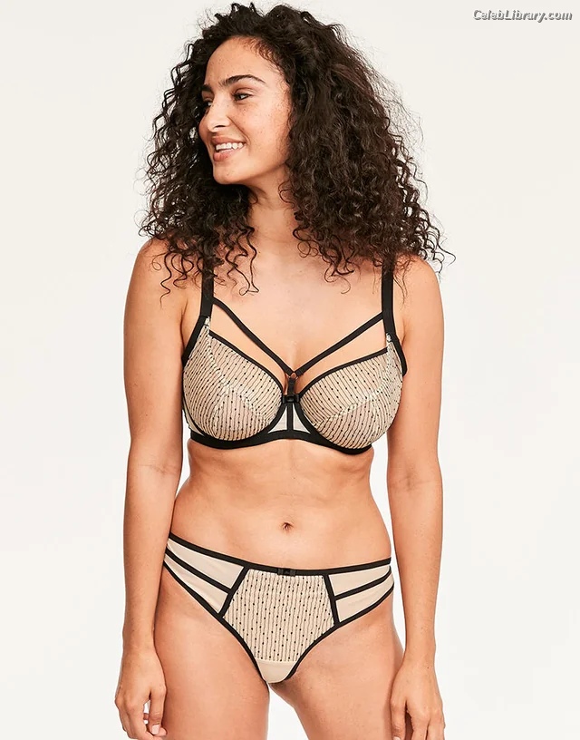 Anna Shaffer photo 24 of 24