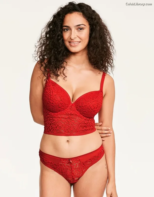 Anna Shaffer photo 1 of 24