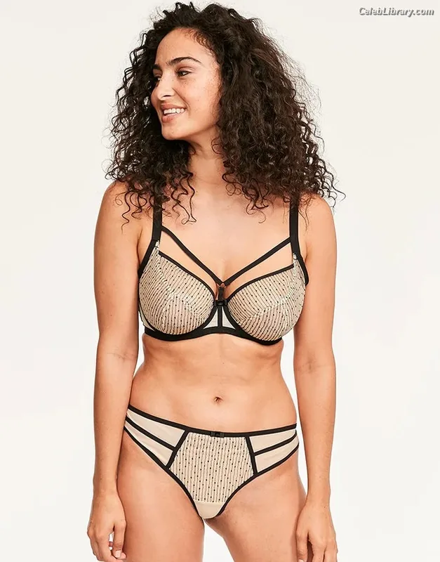 Anna Shaffer photo 24 of 24