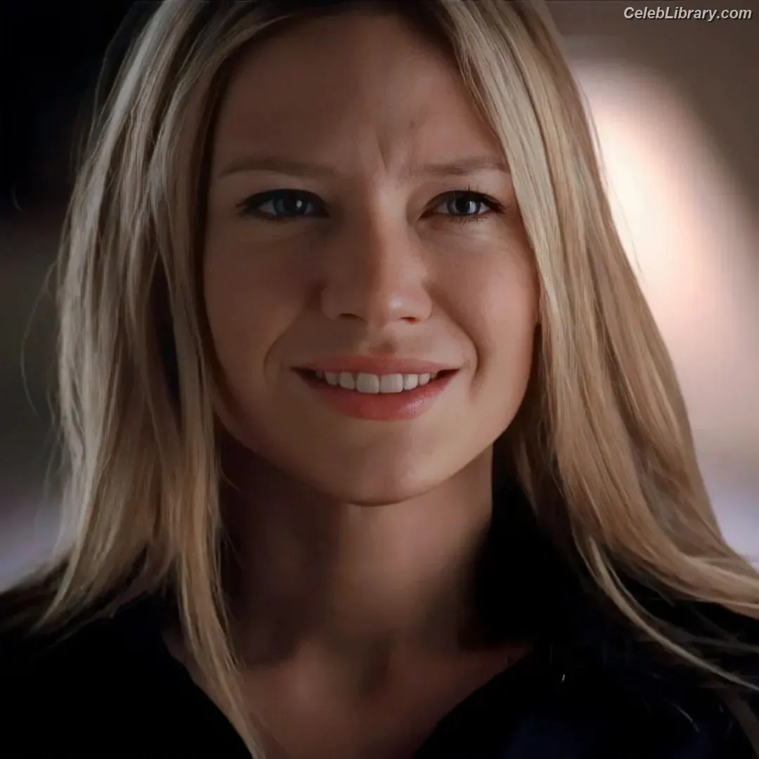 Anna Torv photo 1 of 81