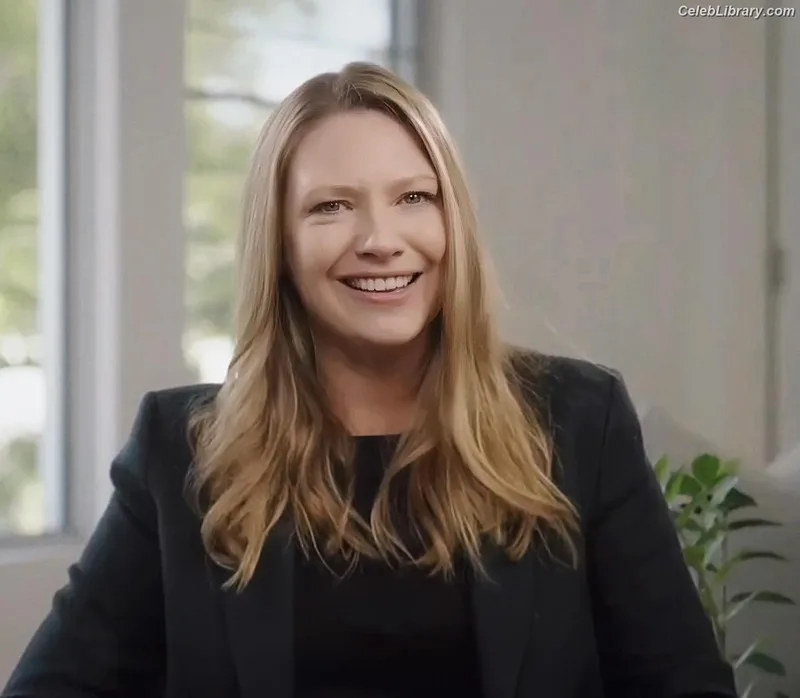 Anna Torv photo 6 of 82