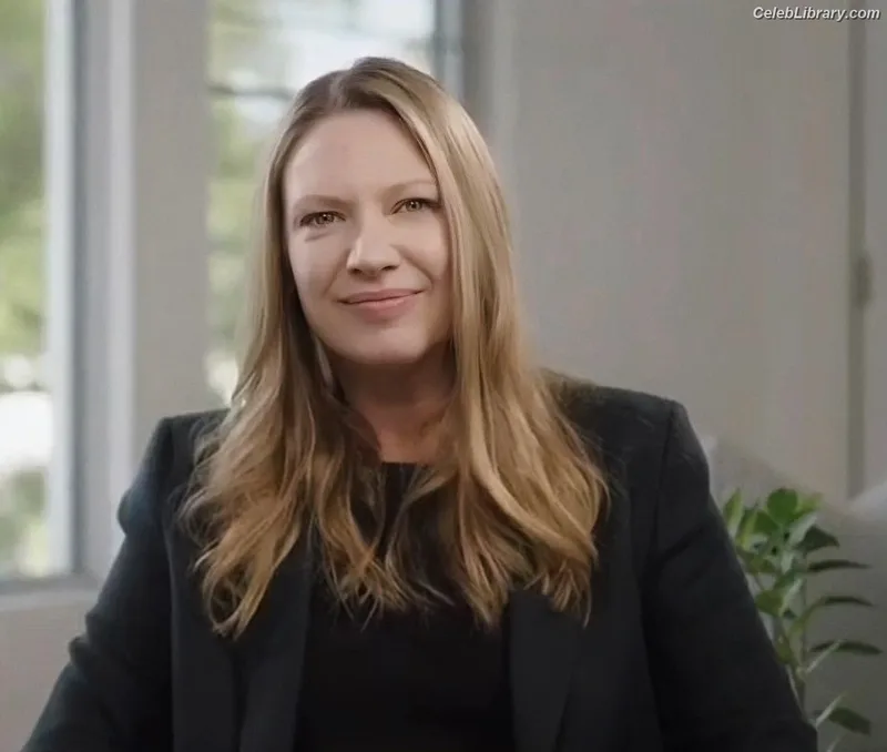 Anna Torv photo 7 of 82