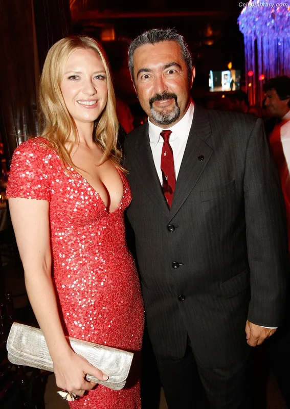 Anna Torv photo 21 of 82