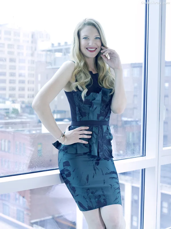 Anna Torv photo 11 of 82