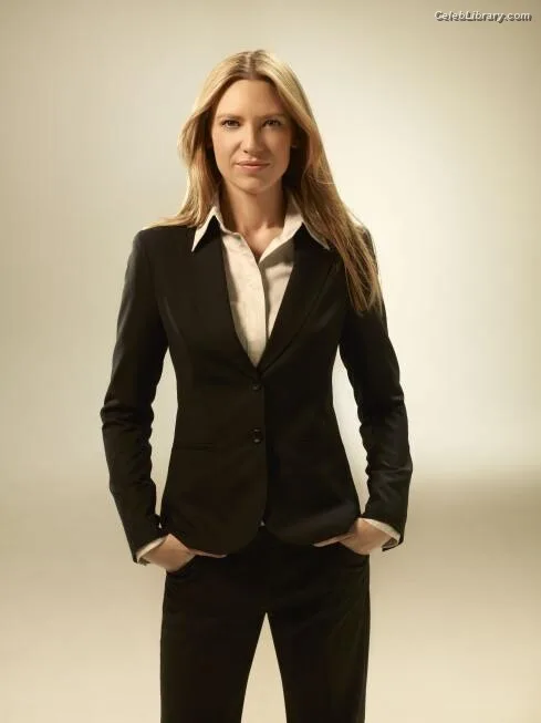 Anna Torv photo 3 of 82