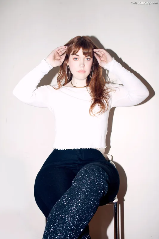 Anna Wise photo 2 of 12