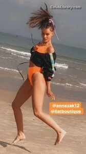 Anna Zak photo 18 of 1131