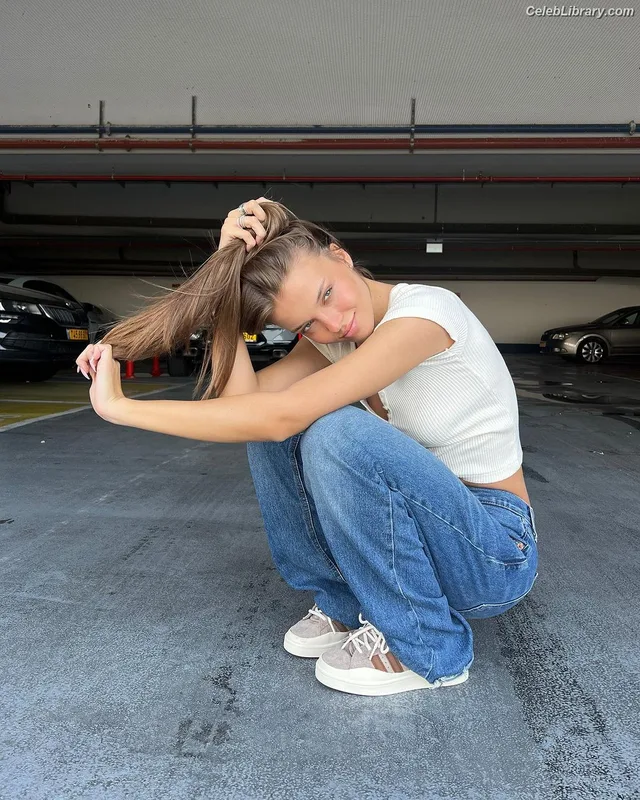 Anna Zak photo 9 of 1131