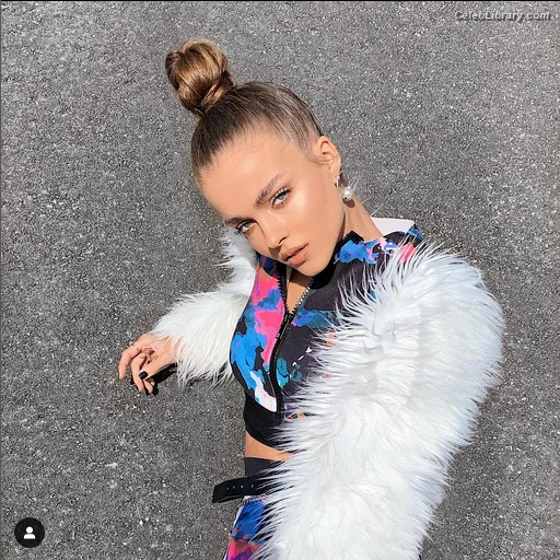 Anna Zak photo 5 of 1131