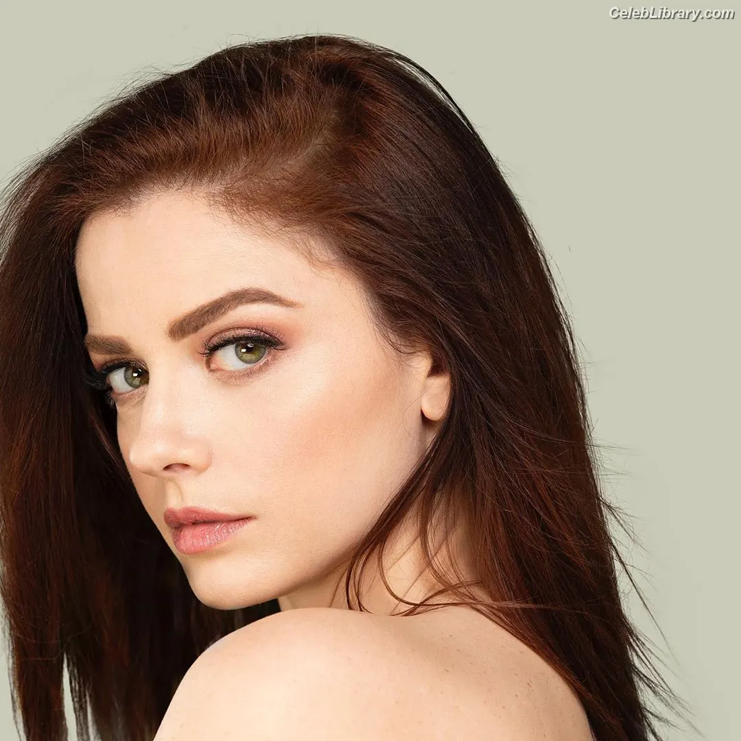 Annalisa Scarrone photo 20 of 75